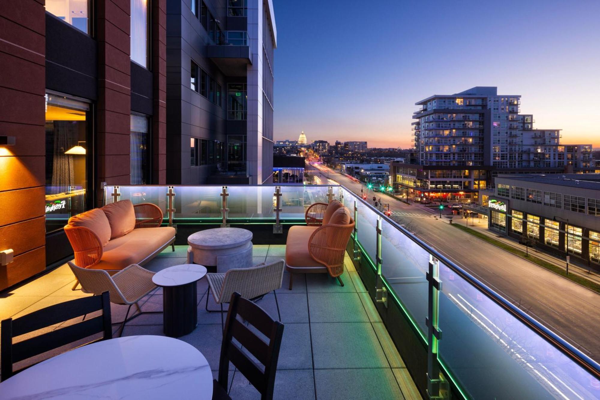 Hotel Moxy Madison Downtown Esterno foto